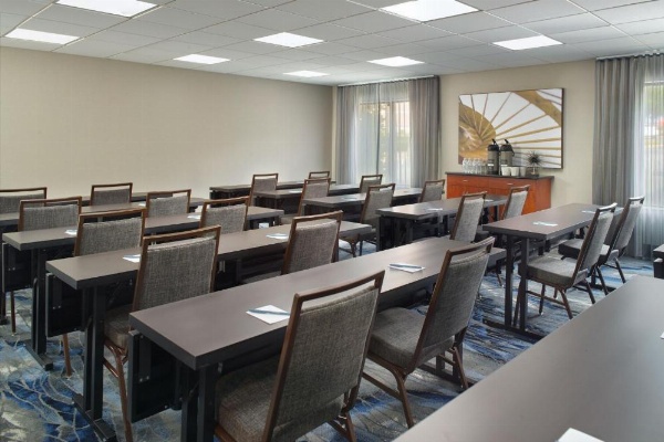 Fairfield by Marriott Inn & Suites Asheville Outlets image 16